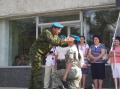 Вручение беретов воспитанникам степногорского ВУПа, вернувшимся с военно-полевых сборов 30 июля и совершившим первый прыжок с парашютом 31 июля.