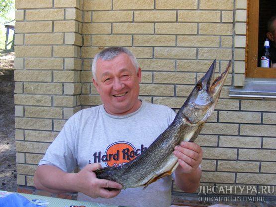 Юра Пичугин в восторге:столько пива можно бухнуть...