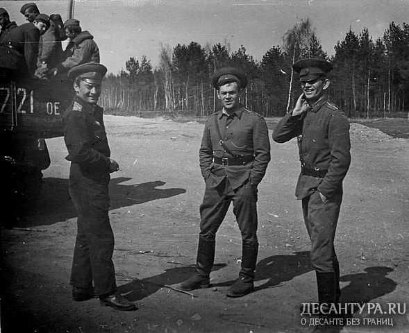 Перед погрузкой в эшелон на стрельбы.jpg
