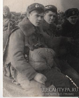  прыжках.Витя Соловьев,я и Игорь Бикша.1981 год.Болград.