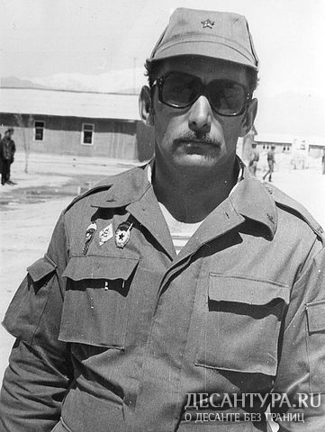 Подполковник Василий Дереглазов - выпускник 2-го взвода (1967-1971) в Афганистане (1983-1984 годы).jpg