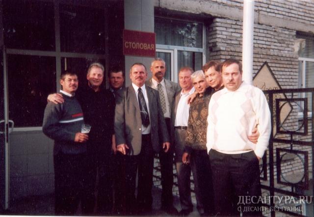 у столовой в Училище